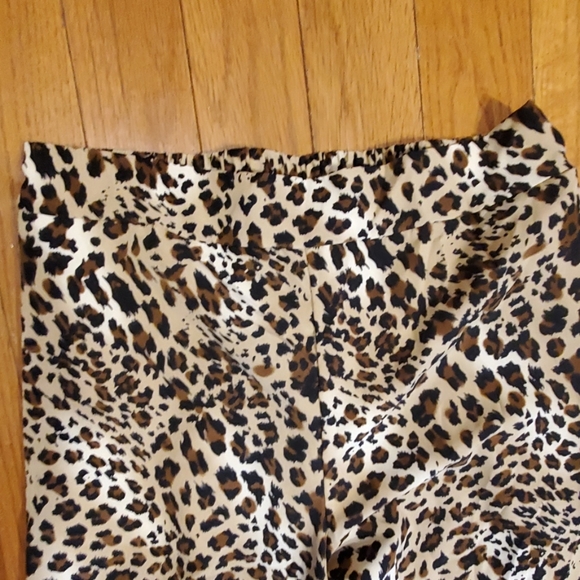 Jupree Cheetah Print Palazzo Pants - Picture 2 of 6